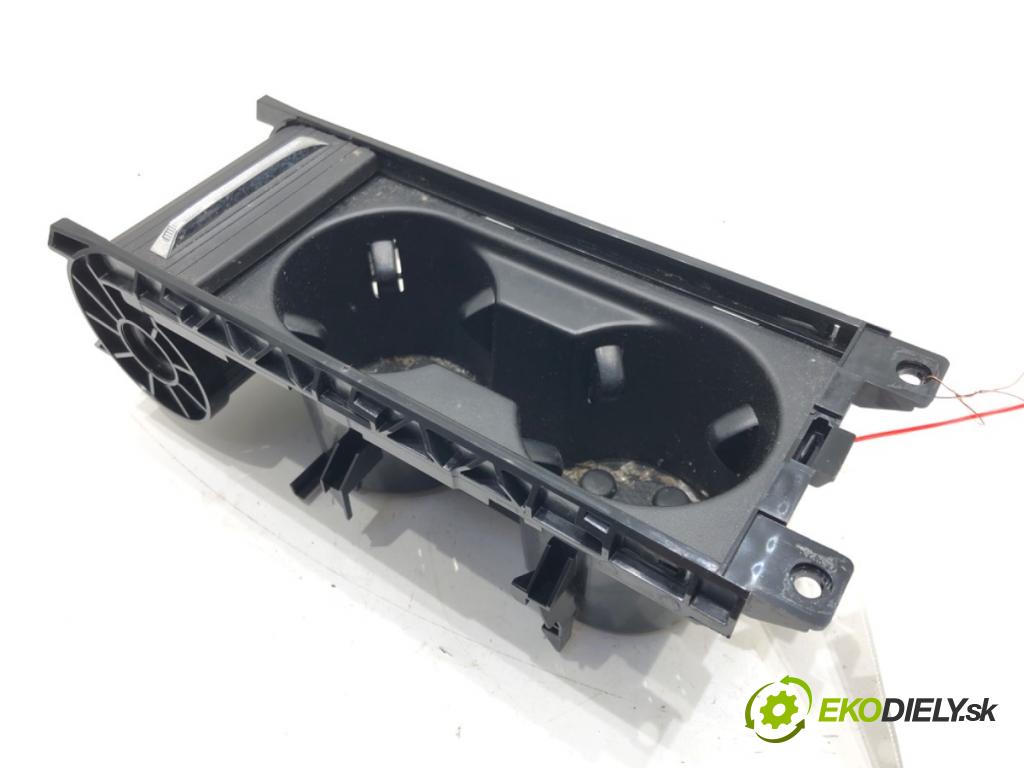 SKODA OCTAVIA IV (NX3, NN3) 2020 - 2022    1.5 TSI 110 kW [150 KM] benzyna 2020 - 2022  Držiak na nápoje 5E3862531A (Úchyty, držiaky na nápoje)