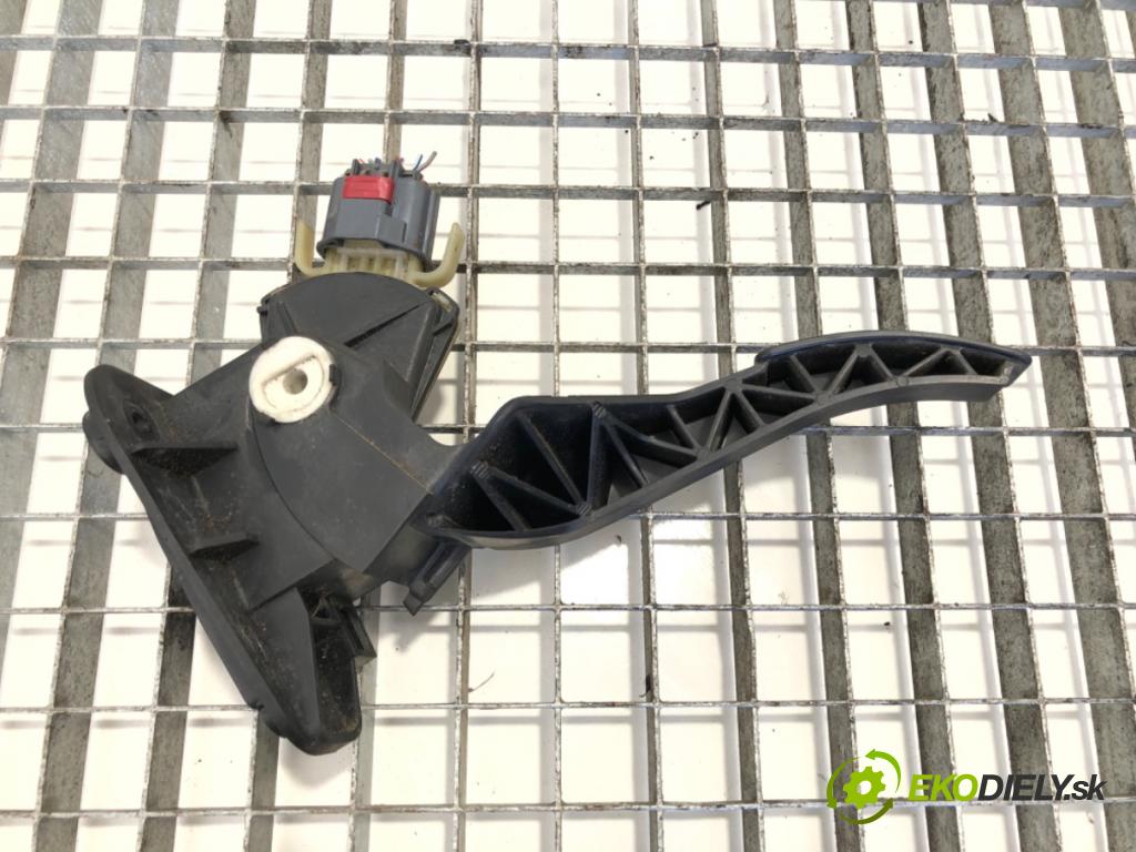 FORD TRANSIT Autobus (FD_ _, FB_ _, FS_ _, FZ_ _, FC_ _) 2000 - 2006    2.0 DI (F_E_, F_F_, F_G_) 74 kW [100 KM] olej napędowy 2000 - 2006  Potenciometer plynu  (Pedále)