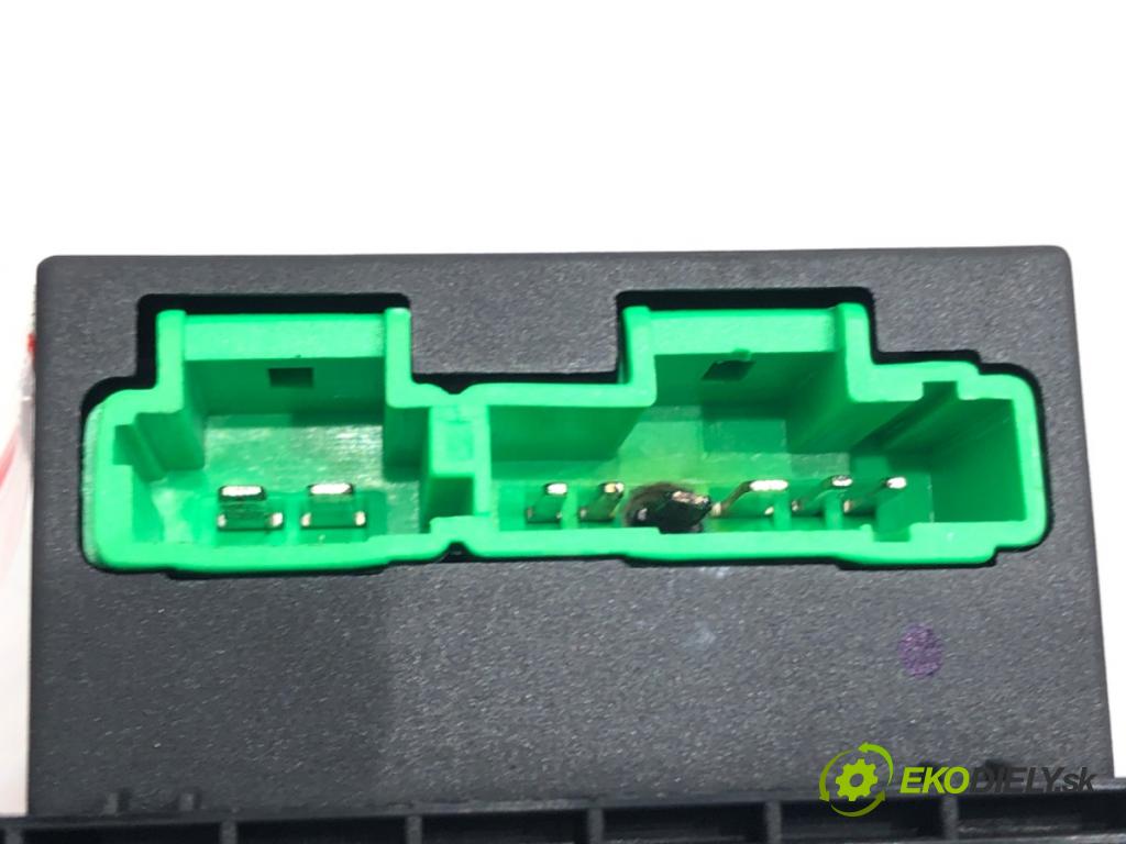 PEUGEOT 607 (9D, 9U) 2000 - 2022    2.2 16V 116 kW [158 KM] benzyna 2000 - 2005  Odpor, rezistor kúrenia vzduchu  (Odpory (rezistory) kúrenia)