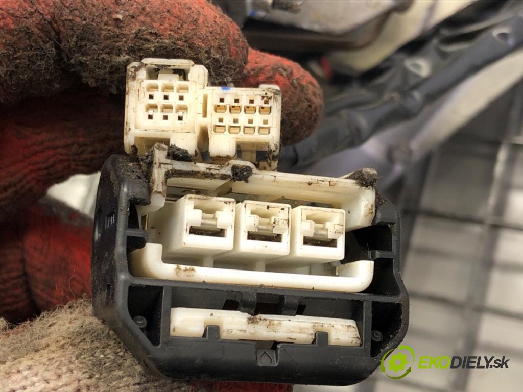 TOYOTA AURIS (_E15_) 2006 - 2012    1.4 D-4D (NDE150_) 66 kW [90 KM] olej napędowy 2007 - 2012  Pumpa servočerpadlo 45200-02281 (Servočerpadlá, pumpy riadenia)