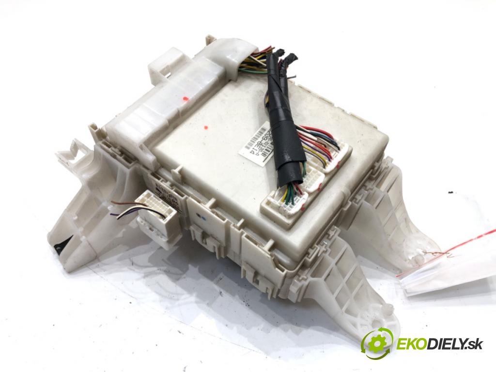 TOYOTA AURIS I liftback 2008 66 kW 1.4 D-4D (NDE150_) 1364 modul BSI 82730-02130-A (Pojistková skříňka)