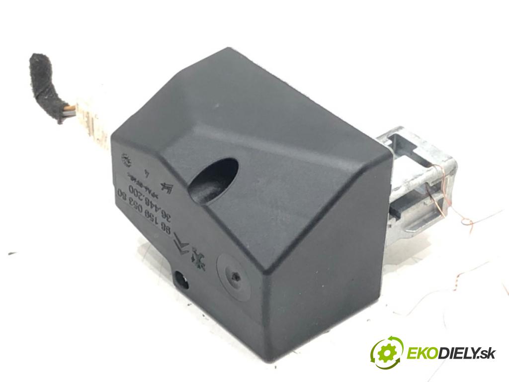 DS DS 5 (KF_) 2015 - 2018    1.6 THP 210 155 kW [210 KM] benzyna 2015 - 2018  blokáda volantu 9815905380 (Ostatné)