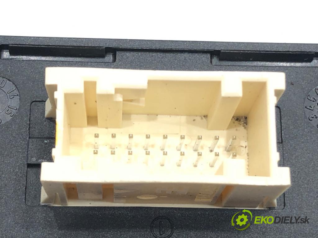 DS DS 5 (KF_) 2015 - 2018    1.6 THP 210 155 kW [210 KM] benzyna 2015 - 2018  Modul svetiel 9812755280 (Ostatné)