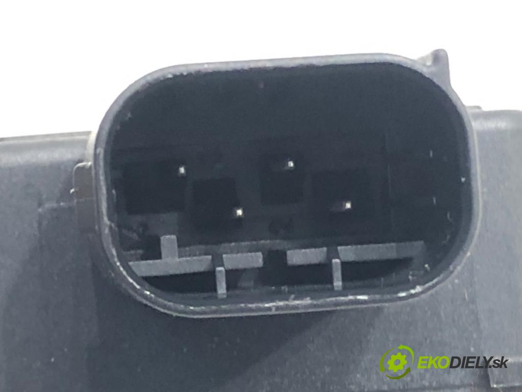 DS DS 5 (KF_) 2015 - 2018    1.6 THP 210 155 kW [210 KM] benzyna 2015 - 2018  Snímač ESP 9811627180