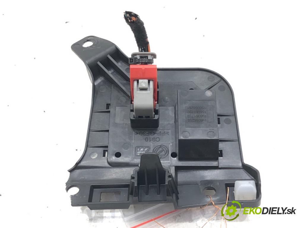 ALFA ROMEO 159 (939_) 2005 - 2012    1.9 JTDM 16V (939AXC1B, 939AXC12) 110 kW [150 KM] olej napędowy 2005 - 2011  Spínač svetiel hmlových 156056255 (Prepínače, spínače, tlačidlá a ovládače kúrenia)