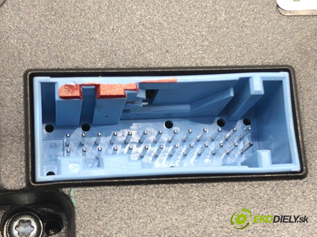 ALFA ROMEO 159 (939_) 2005 - 2012    1.9 JTDM 16V (939AXC1B, 939AXC12) 110 kW [150 KM] olej napędowy 2005 - 2011  Panel ovládania kúrenia 156079803 (Prepínače, spínače, tlačidlá a ovládače kúrenia)