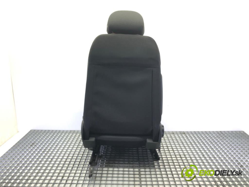 OPEL CORSA D (S07) 2006 - 2014    1.3 CDTI (L08, L68) 55 kW [75 KM] olej napędowy 2006 - 2014  Sedadlo pravy predný