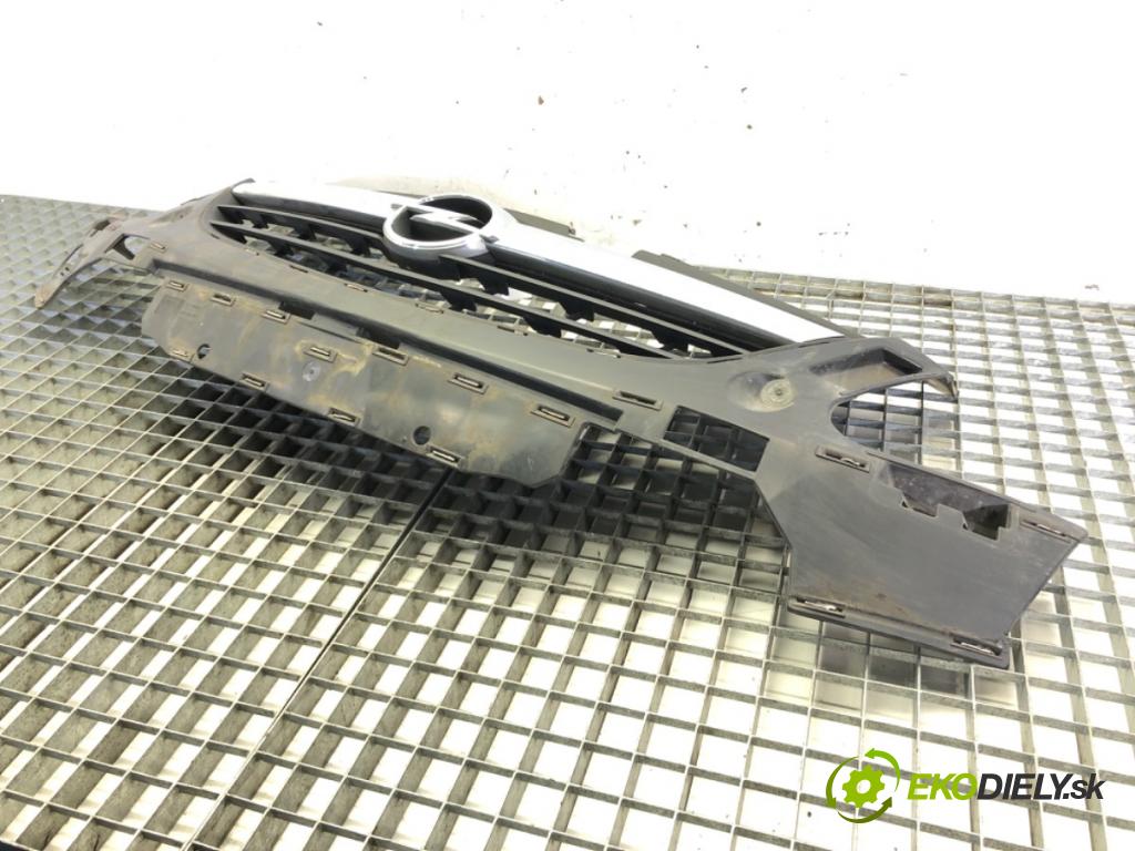 OPEL CORSA D (S07) 2006 - 2014    1.3 CDTI (L08, L68) 55 kW [75 KM] olej napędowy 2006 - 2014  mřížka maska 13179940 (Mřížky (masky) chladičů)