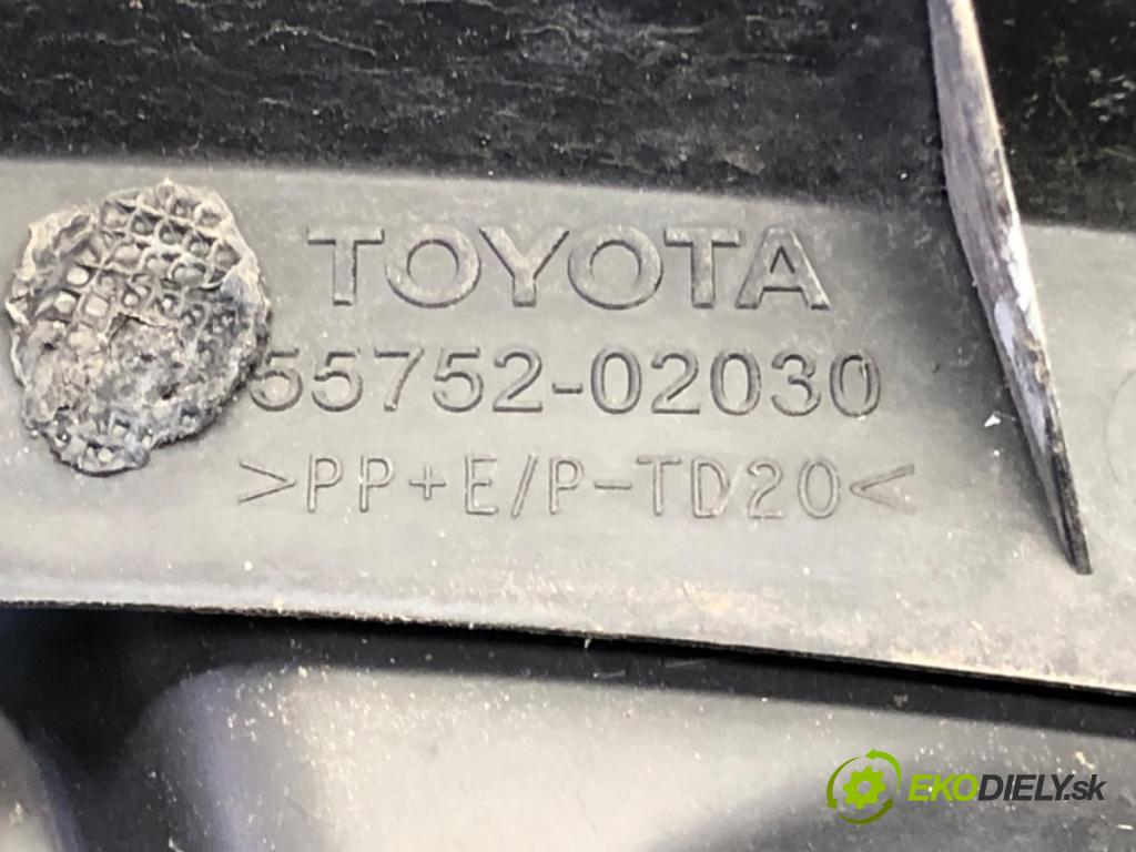 TOYOTA AURIS (_E15_) 2006 - 2012    1.4 D-4D (NDE150_) 66 kW [90 KM] olej napędowy 2007 - 2012  Torpédo, plast pod čelné okno  (Torpéda)