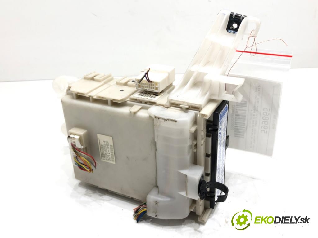 TOYOTA AURIS (_E15_) 2006 - 2012    1.4 D-4D (NDE150_) 66 kW [90 KM] olej napędowy 2007 - 2012  modul BSI 82730-02150-A (Pojistkové skříňky)