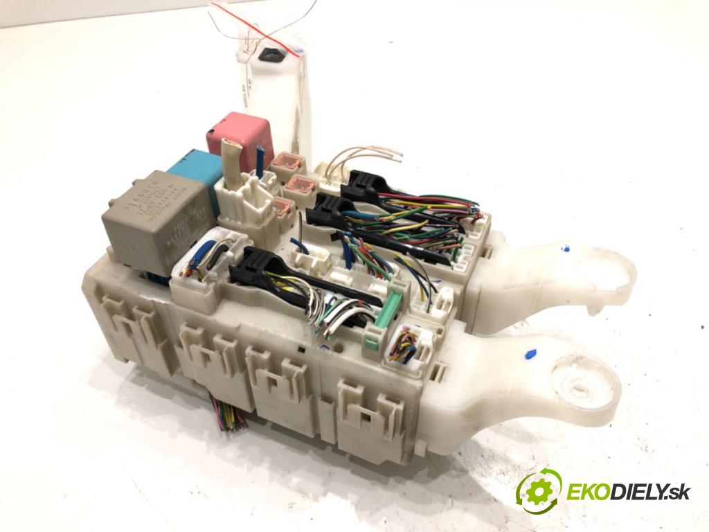 TOYOTA AURIS (_E15_) 2006 - 2012    1.4 D-4D (NDE150_) 66 kW [90 KM] olej napędowy 2007 - 2012  modul BSI 82730-02150-A (Pojistkové skříňky)