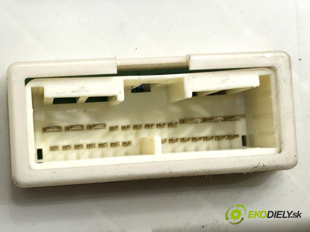 TOYOTA AURIS (_E15_) 2006 - 2012    1.4 D-4D (NDE150_) 66 kW [90 KM] olej napędowy 2007 - 2012  modul BSI 82730-02150-A (Pojistkové skříňky)