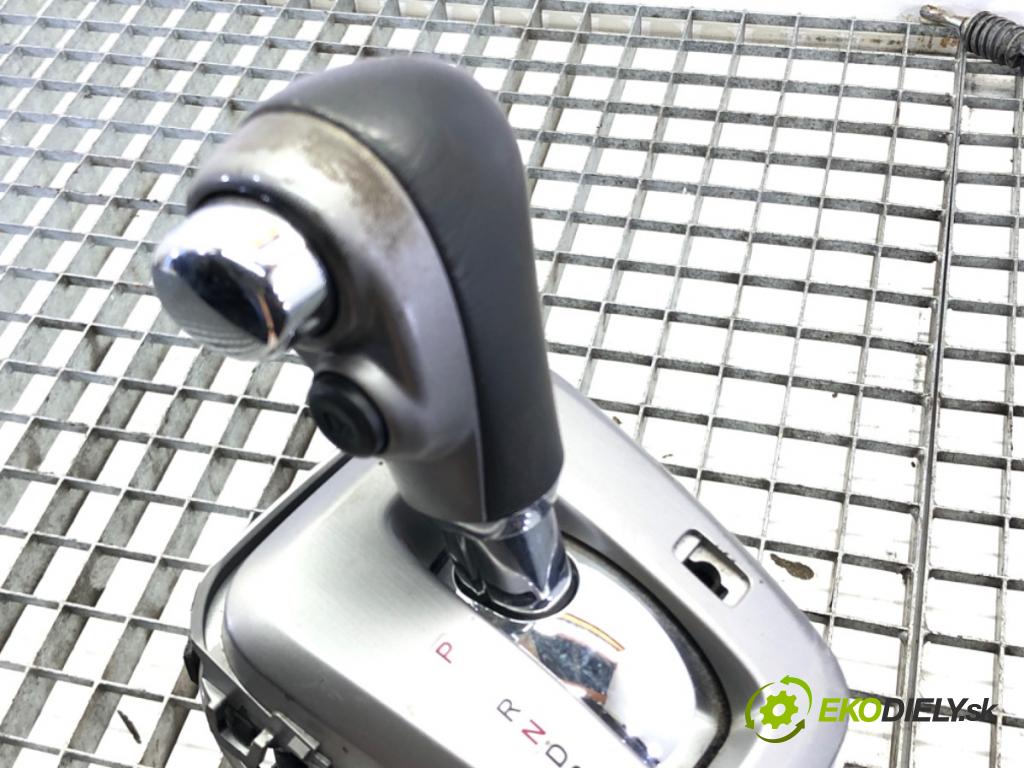 HONDA CR-V III (RE_) 2006 - 2022    2.0 i-VTEC (RE5, RE1) 110 kW [150 KM] benzyna 2007 - 2012  Kulisa  (Rýchlostné páky / kulisy)