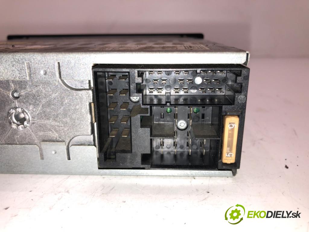 AUDI A4 B6 Avant (8E5) 2000 - 2005    1.9 TDI 96 kW [130 KM] olej napędowy 2001 - 2004  čítač navigácie 4B0919887E (Ostatné)