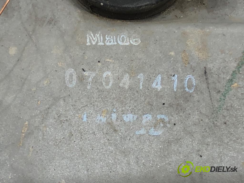 FORD C-MAX (DM2) 2007 - 2010    1.6 TDCi 80 kW [109 KM] olej napędowy 2007 - 2010  hmlové svetlo, hmlovka levý přední část