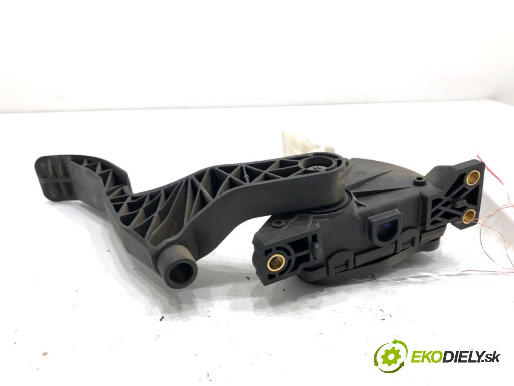 VW GOLF IV (1J1) 1997 - 2008    1.4 16V 55 kW [75 KM] benzyna 1997 - 2004  Potenciometer plynu 1J1721503J (Pedále)