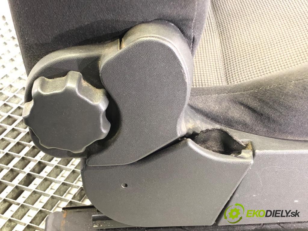 OPEL MERIVA A nadwozie wielkoprzestrzenne (MPV) (X03) 2003 - 2010    1.7 CDTI (E75) 74 kW [100 KM] olej napędowy 2003 - 2010  Sedadlo pravy predný