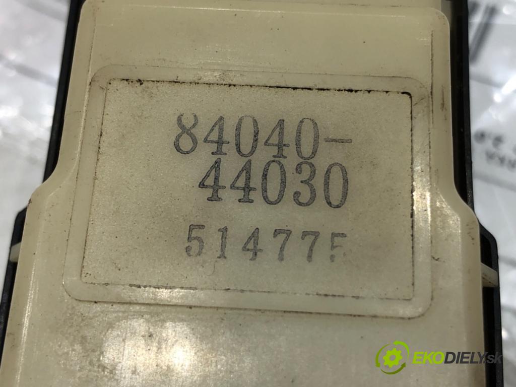 TOYOTA AVENSIS VERSO (_M2_) 2001 - 2011    2.0 D (CLM20_) 85 kW [116 KM] olej napędowy 2001 - 2005  Prepínač okien 84040- 44030 (Prepínače, spínače, tlačidlá a ovládače kúrenia)