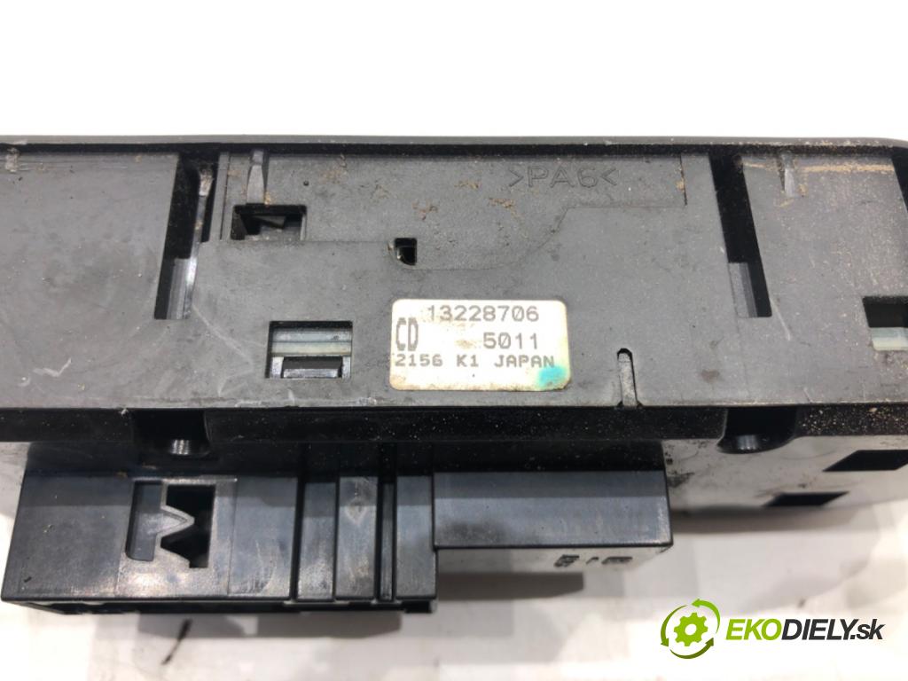 OPEL ZAFIRA / ZAFIRA FAMILY B (A05) 2005 - 2019    1.9 CDTI (M75) 74 kW [100 KM] olej napędowy 2005 - 2010  Prepínač okien 13228706 (Prepínače, spínače, tlačidlá a ovládače kúrenia)