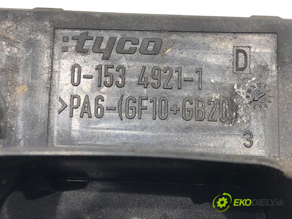 OPEL ZAFIRA B nadwozie wielkoprzestrzenne (MPV) 2006 74 kW 1.9 CDTI (M75) 1910 Modul BSI 13206754 (Poistková skrinka)