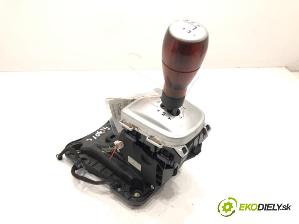 CITROEN C2 (JM_) 2003 - 2017    1.4 HDi 50 kW [68 KM] olej napędowy 2003 - 2009  Kulisa 9680340680 (Rýchlostné páky / kulisy)