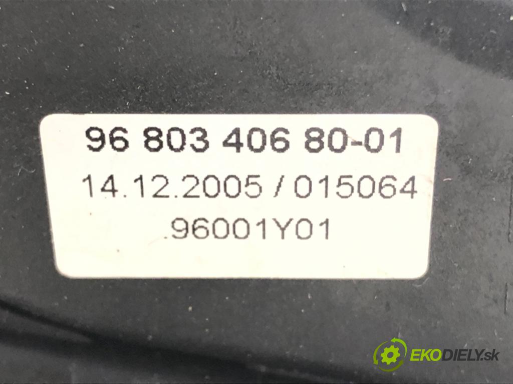 CITROEN C2 (JM_) 2003 - 2017    1.4 HDi 50 kW [68 KM] olej napędowy 2003 - 2009  Kulisa 9680340680 (Rýchlostné páky / kulisy)