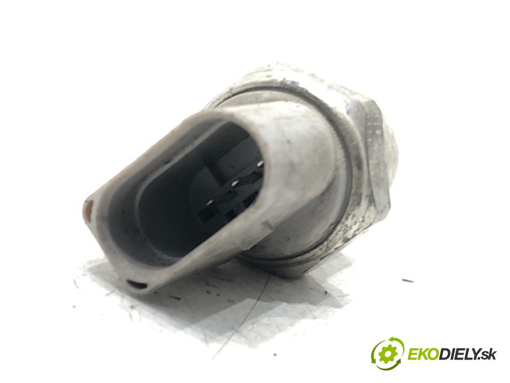 AUDI A4 B6 (8E2) 2000 - 2005    1.9 TDI 74 kW [101 KM] olej napędowy 2001 - 2004  snímač klimatizace 3R0959126 (Snímače)