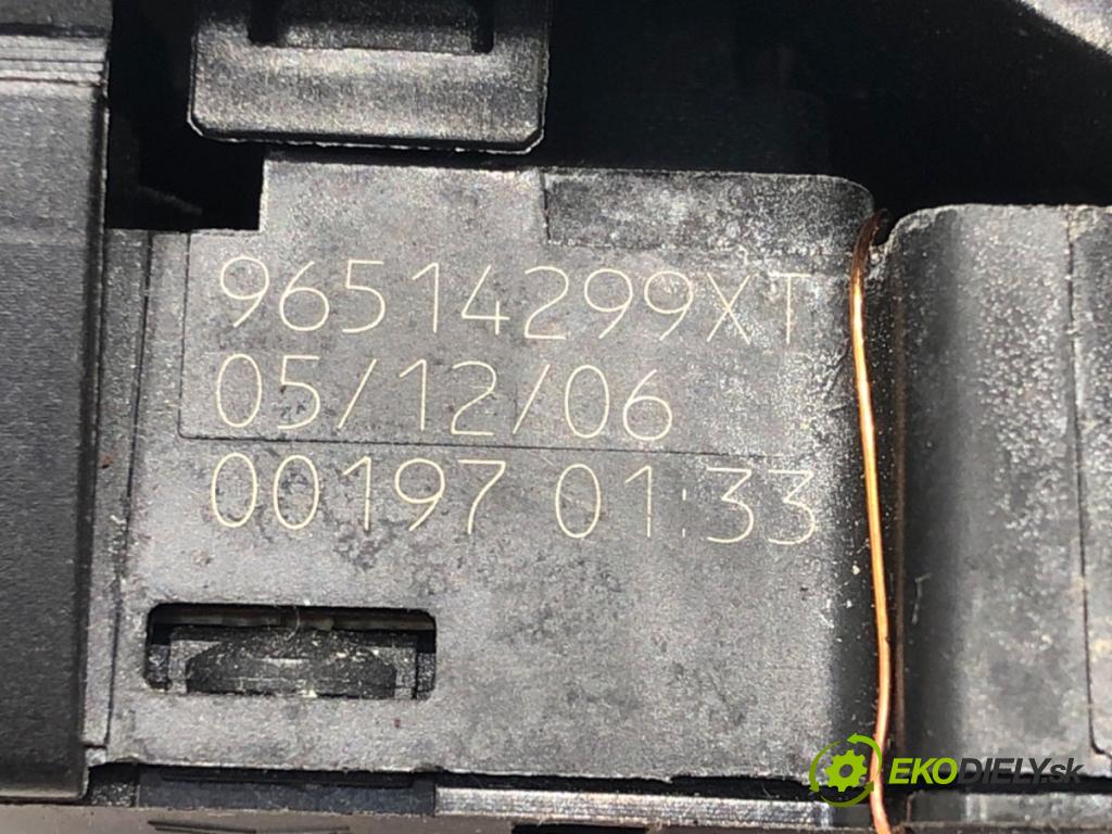 CITROEN C5 II Break (RE_) 2004 - 2022    2.0 HDi (RERHRH) 100 kW [136 KM] olej napędowy 2004 - 2022  Prepínač okien 96514299XT (Prepínače, spínače, tlačidlá a ovládače kúrenia)