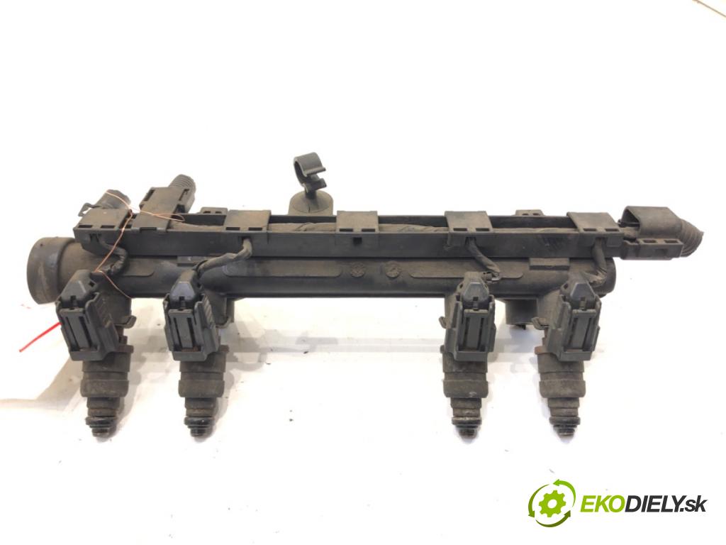 SKODA FABIA I Combi (6Y5) 2000 - 2007    1.4 50 kW [68 KM] benzyna 2000 - 2003  Lišta vstrekovacia 047133319S (Vstrekovacie lišty)