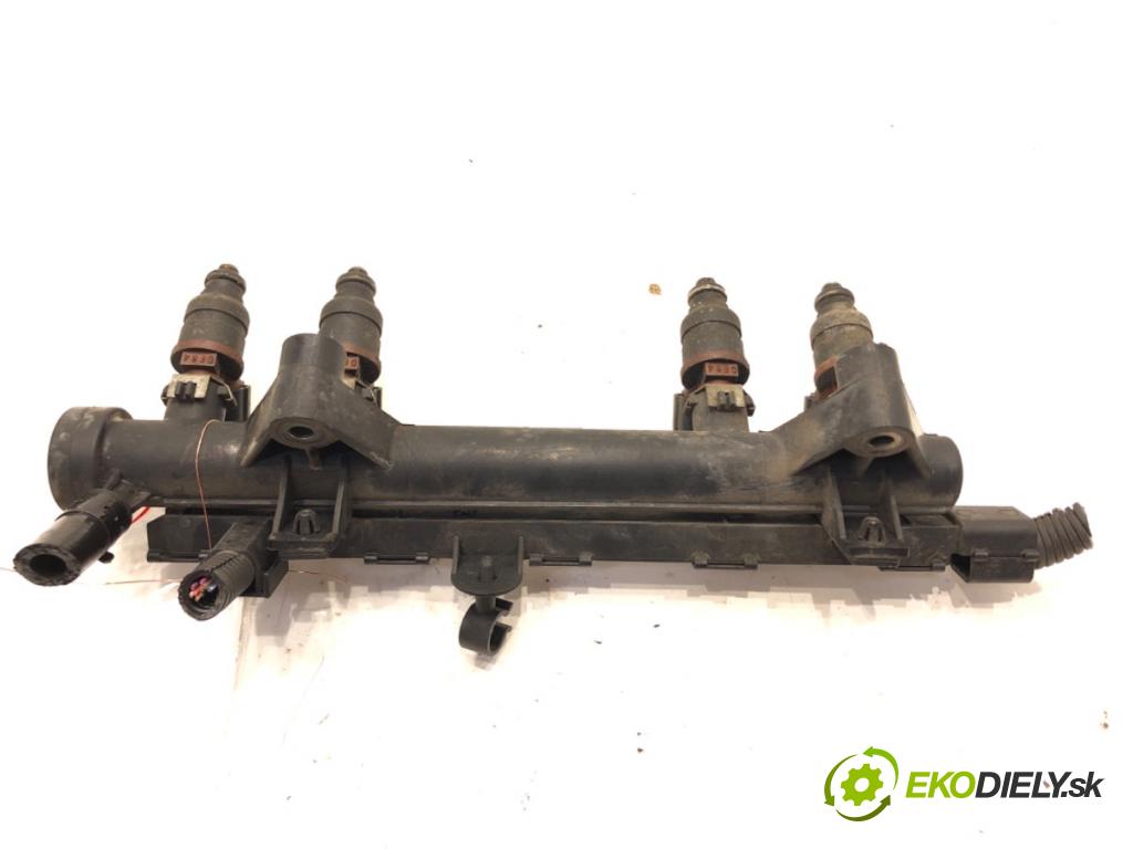 SKODA FABIA I Combi (6Y5) 2000 - 2007    1.4 50 kW [68 KM] benzyna 2000 - 2003  Lišta vstrekovacia 047133319S (Vstrekovacie lišty)