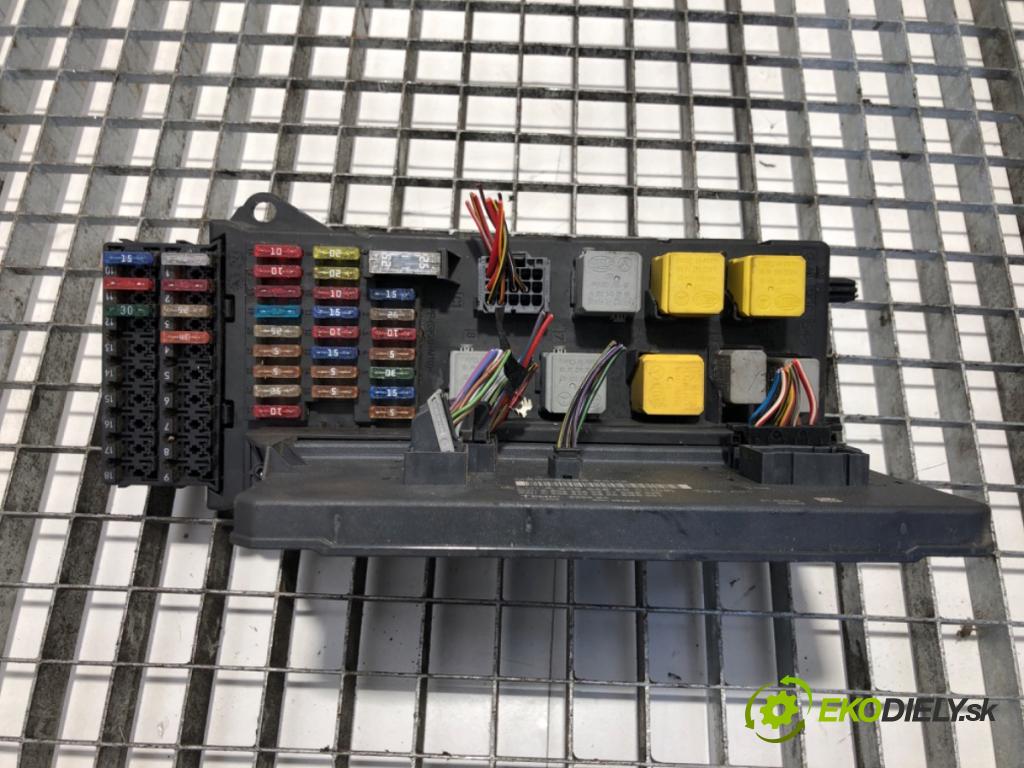 VW CRAFTER 30-35 Autobus (2E_) 2006 - 2016    2.5 TDI 80 kW [109 KM] olej napędowy 2006 - 2013  modul BSI A9065452901 (Pojistkové skříňky)