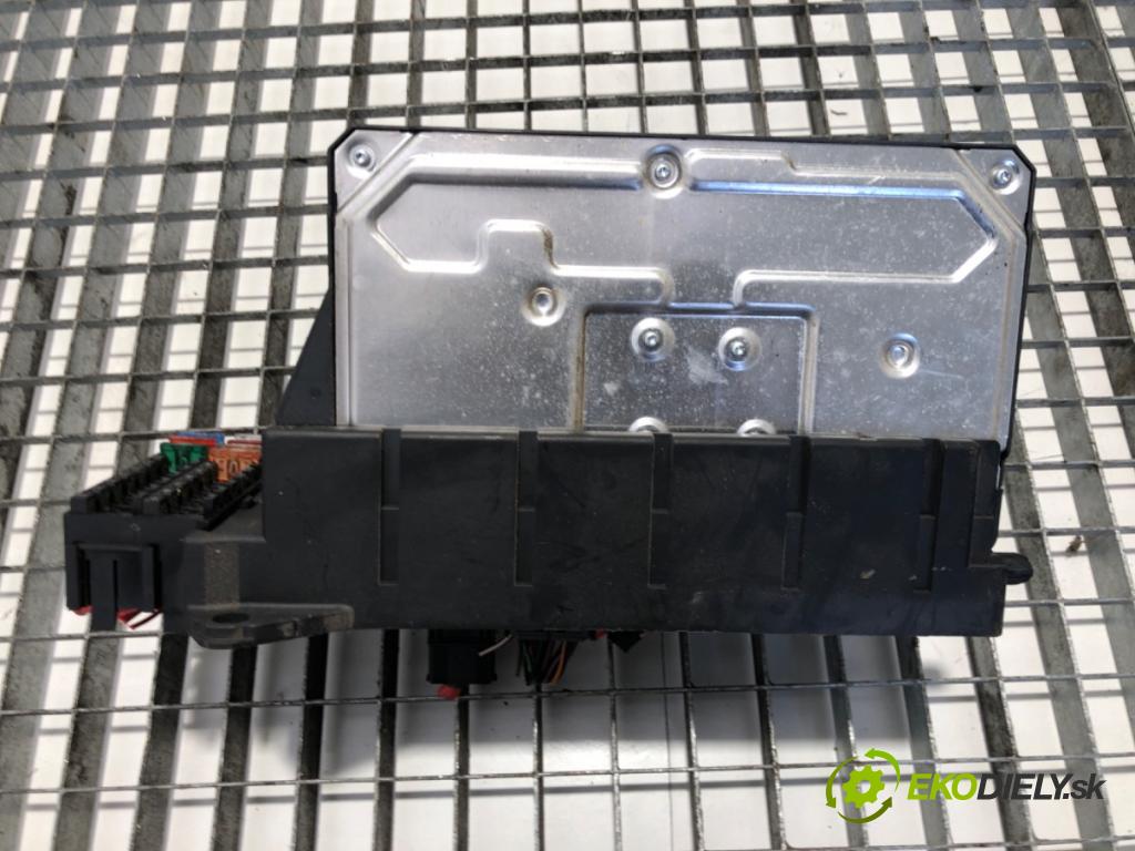 VW CRAFTER 30-35 Autobus (2E_) 2006 - 2016    2.5 TDI 80 kW [109 KM] olej napędowy 2006 - 2013  modul BSI A9065452901 (Pojistkové skříňky)