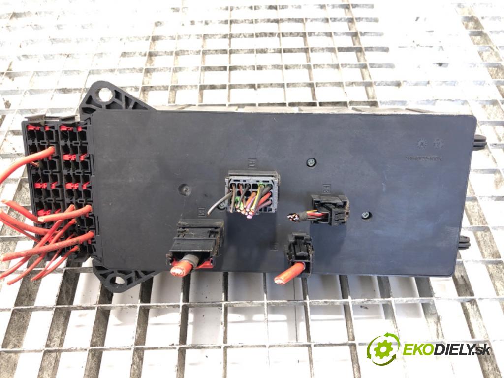 VW CRAFTER 30-35 Autobus (2E_) 2006 - 2016    2.5 TDI 80 kW [109 KM] olej napędowy 2006 - 2013  modul BSI A9065452901 (Pojistkové skříňky)
