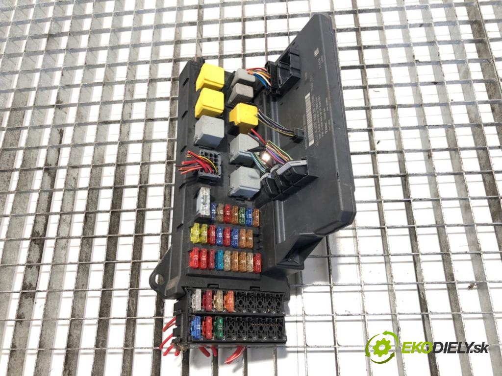 VW CRAFTER 30-35 Autobus (2E_) 2006 - 2016    2.5 TDI 80 kW [109 KM] olej napędowy 2006 - 2013  modul BSI A9065452901 (Pojistkové skříňky)