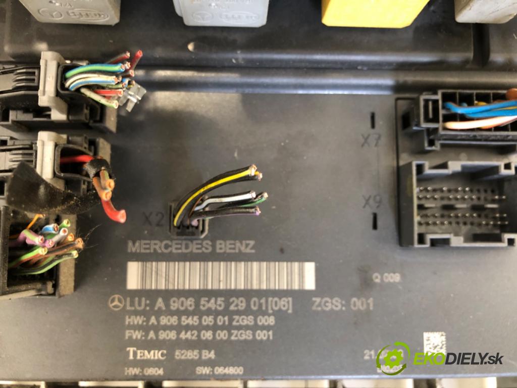 VW CRAFTER 30-35 Autobus (2E_) 2006 - 2016    2.5 TDI 80 kW [109 KM] olej napędowy 2006 - 2013  modul BSI A9065452901 (Pojistkové skříňky)