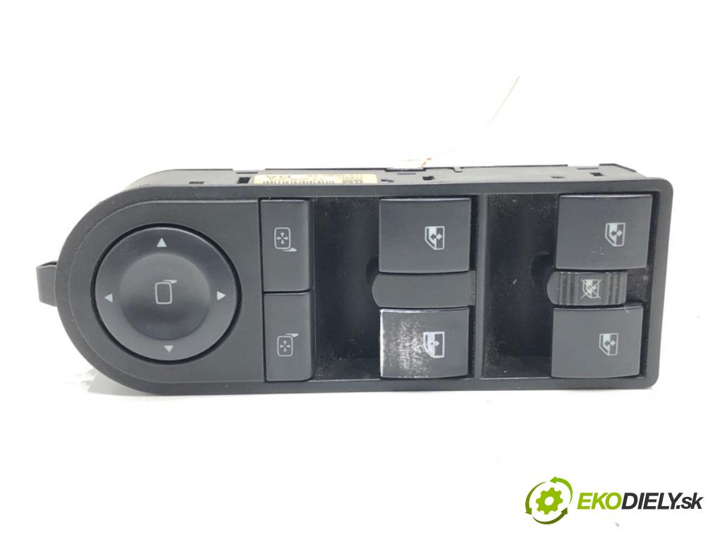 OPEL ZAFIRA B Nadwozie pełne/minivan (A05) 2005 - 2015    1.9 CDTI VAN (M75) 88 kW [120 KM] olej napędowy 2005 - 2015  Prepínač okien 13209204 (Prepínače, spínače, tlačidlá a ovládače kúrenia)