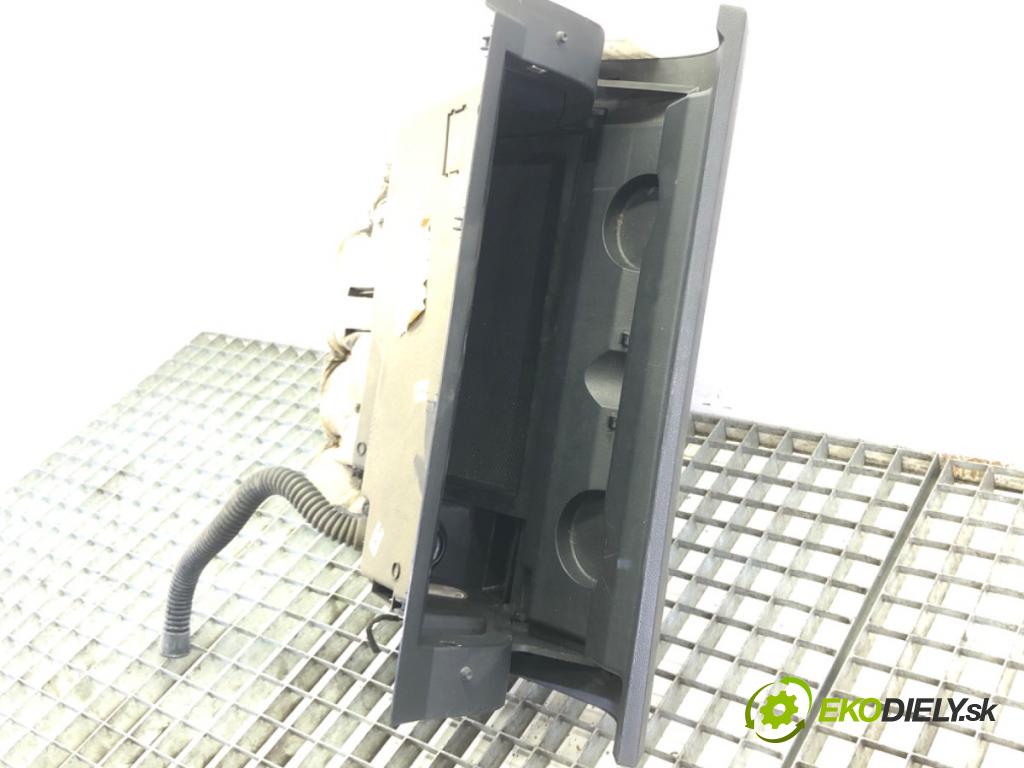 SKODA FABIA I Combi (6Y5) 2000 - 2007    1.4 16V 74 kW [100 KM] benzyna 2000 - 2007  Priehradka, kastlík spolujazdca  (Priehradky, kastlíky)