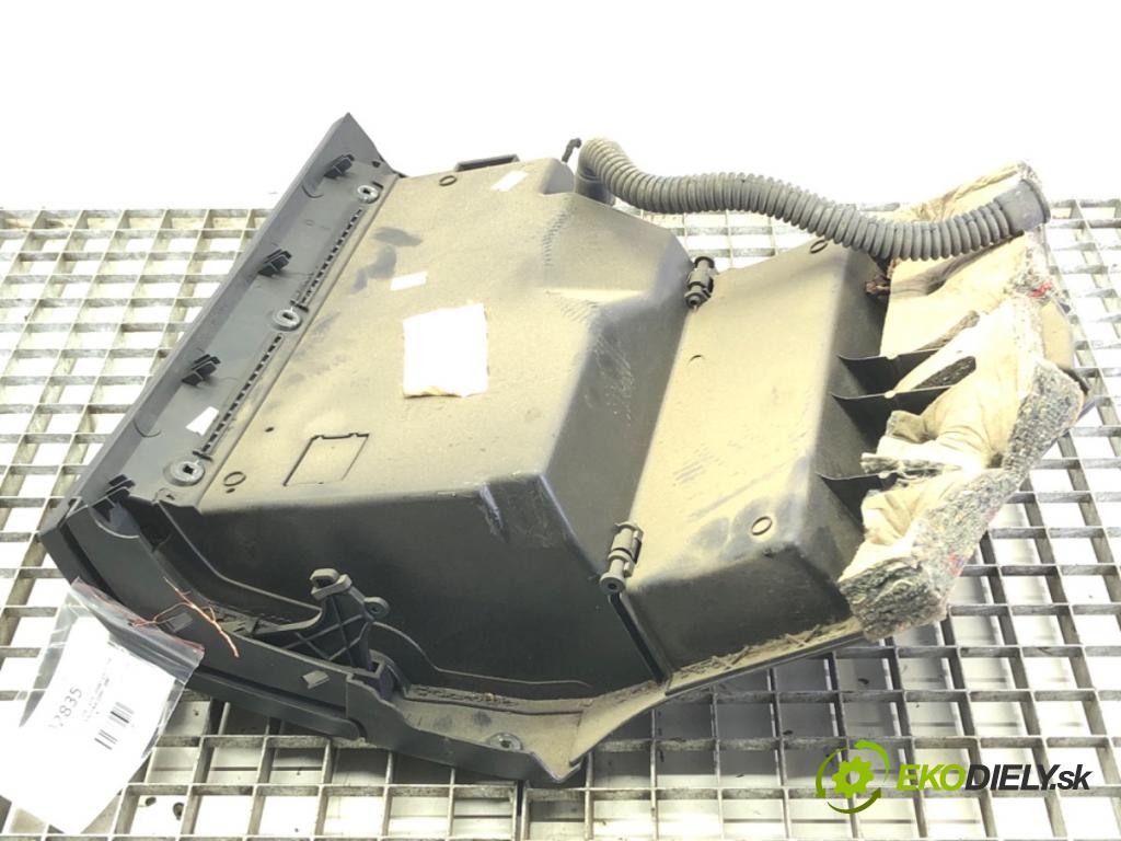 SKODA FABIA I Combi (6Y5) 2000 - 2007    1.4 16V 74 kW [100 KM] benzyna 2000 - 2007  Priehradka, kastlík spolujazdca  (Priehradky, kastlíky)