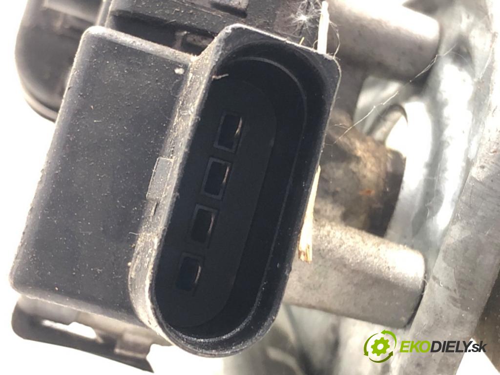 VW PASSAT B5.5 Variant (3B6) 2000 - 2005    2.5 TDI 110 kW [150 KM] olej napędowy 2000 - 2005  Mechanizmus stieračov predný 3B1955113C (Motorčeky stieračov predné)