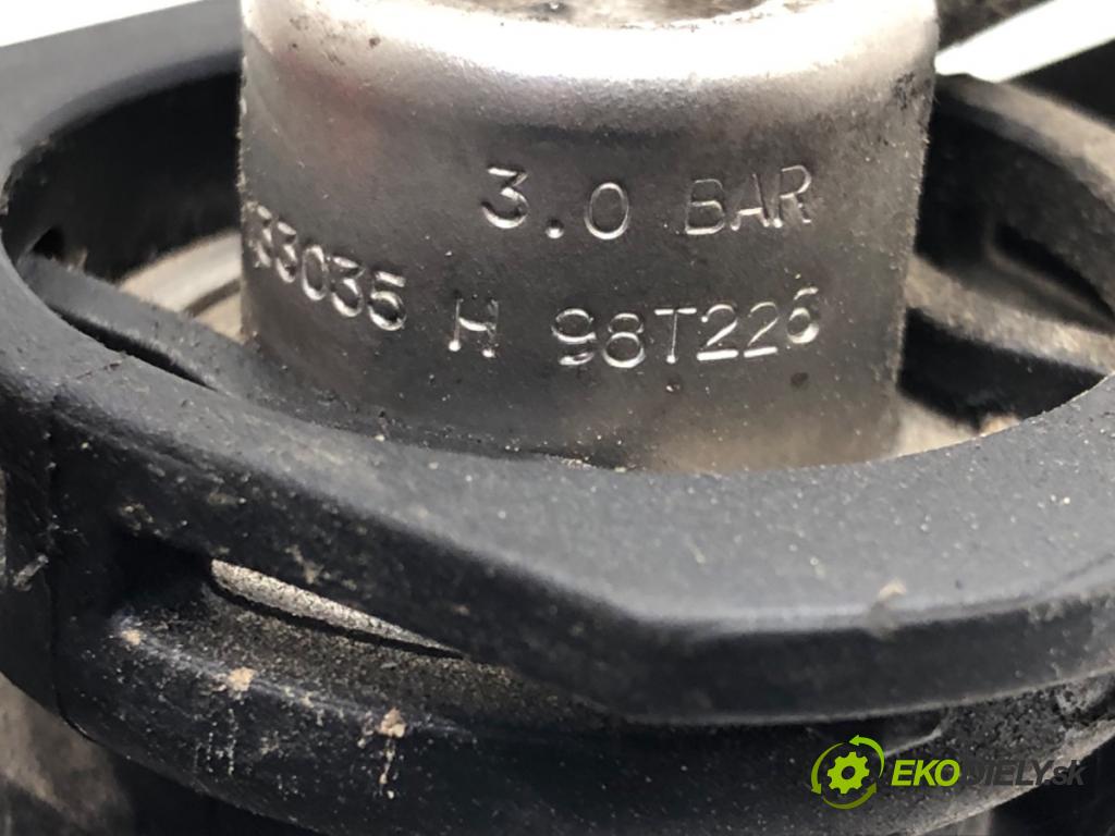 VW BORA I (1J2) 1998 - 2013    1.6 74 kW [101 KM] benzyna 1998 - 2005  Lišta vstrekovacia 037906031AA (Vstrekovacie lišty)