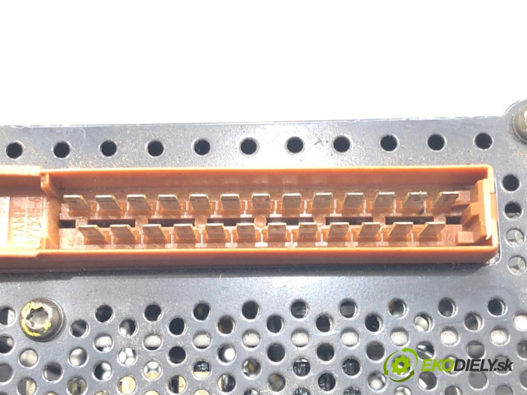 AUDI A4 B6 Avant (8E5) 2000 - 2005    3.0 quattro 162 kW [220 KM] benzyna 2001 - 2004  Zosilňovač 355019 (Zosilňovače)