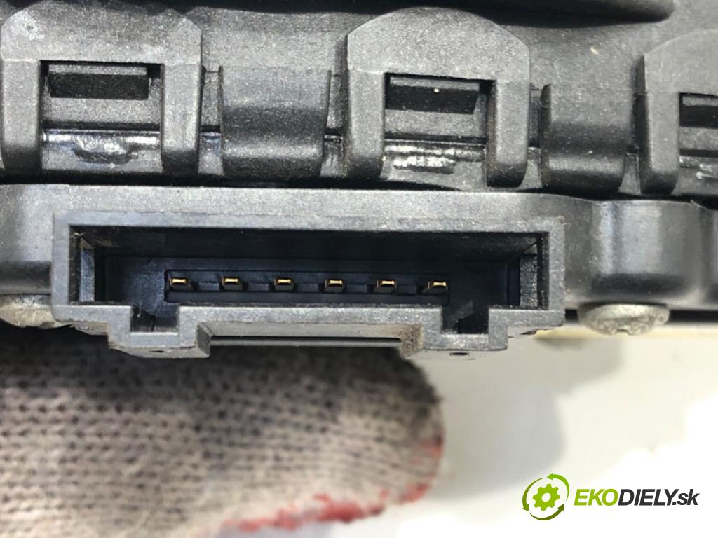 AUDI A4 B6 Avant (8E5) 2000 - 2005    3.0 quattro 162 kW [220 KM] benzyna 2001 - 2004  Potenciometer plynu 8E1723523C (Pedále)