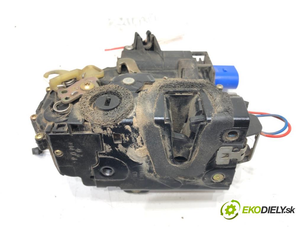 VW POLO (9N_, 9A_) 2001 - 2014    1.4 TDI 55 kW [75 KM] olej napędowy 2001 - 2005  zámok dveře levý zadní část 3B4839015AG
