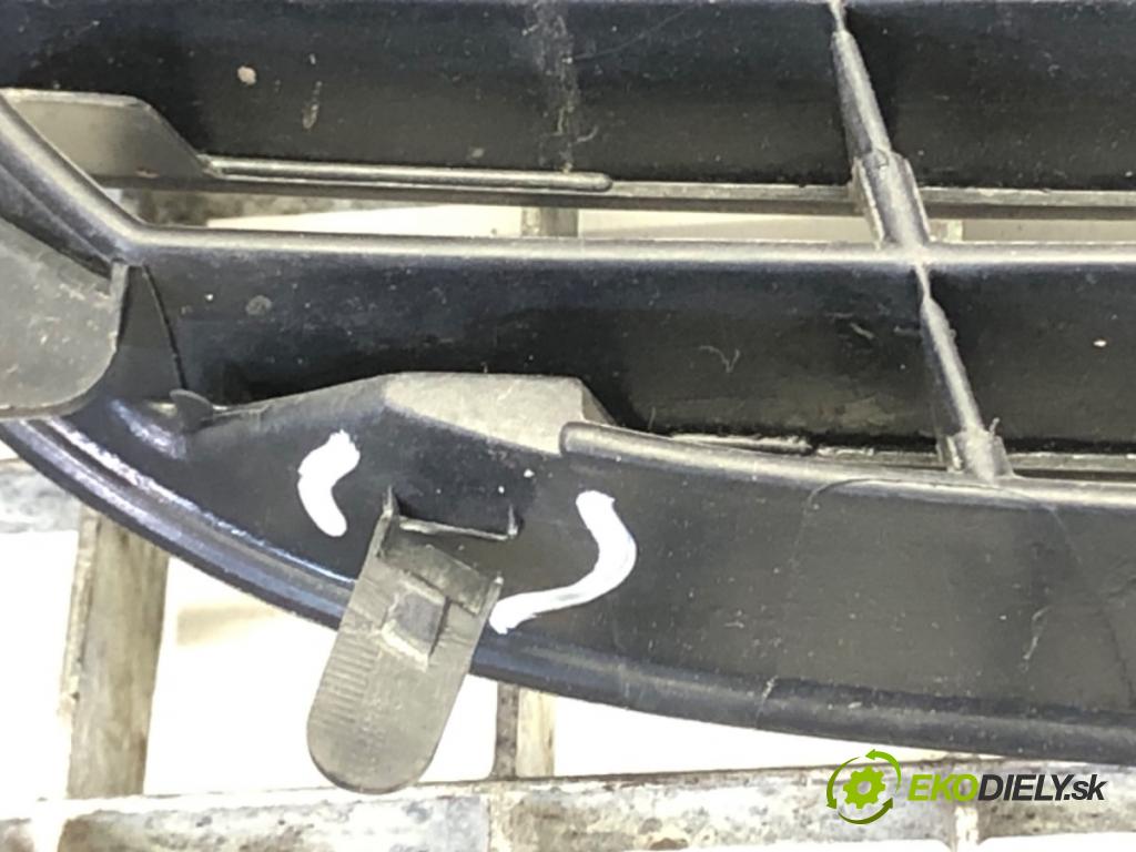 SUZUKI IGNIS I (FH) 2000 - 2005    1.5 (HV81, RG415) 83 kW [113 KM] benzyna 2003 - 2005  mřížka maska 71741-86G00 (Mřížky (masky) chladičů)