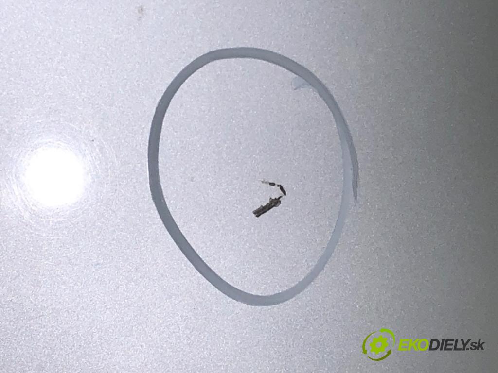 SKODA FABIA I (6Y2) 1999 - 2008    1.4 16V 55 kW [75 KM] benzyna 1999 - 2008  kapota  (Kapoty)