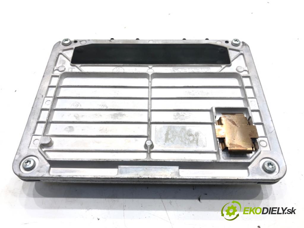 VW PASSAT B5 (3B2) 1996 - 2001    1.6 74 kW [101 KM] benzyna 1996 - 2000  riadiaca jednotka Motor 3B0907557C (Riadiace jednotky)