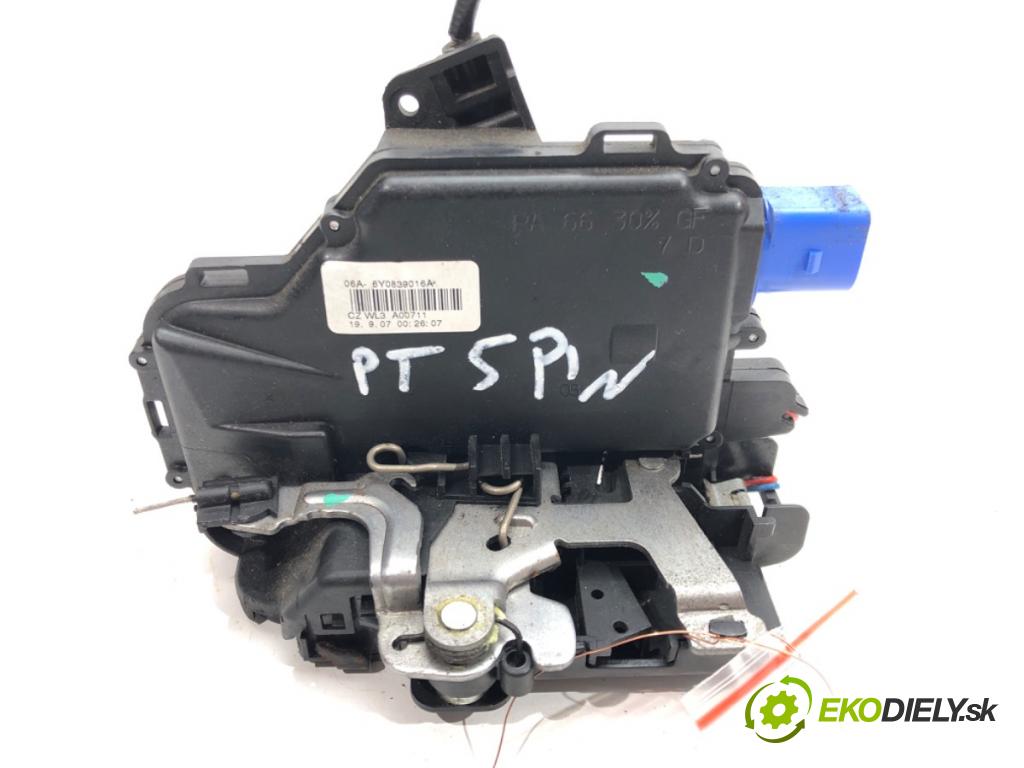 SKODA FABIA II (542) 2006 - 2014    1.4 TDI 59 kW [80 KM] olej napędowy 2007 - 2010  zámok dveře pravý zadní část 6Y0839016A