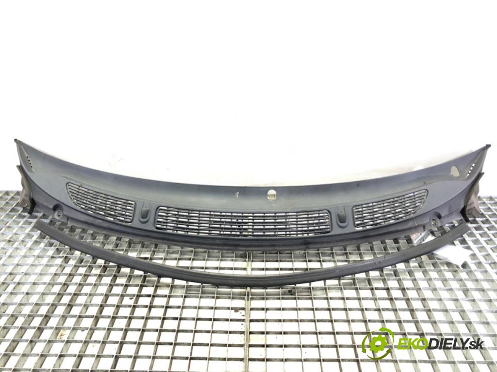 SKODA FABIA II (542) 2006 - 2014    1.4 TDI 59 kW [80 KM] olej napędowy 2007 - 2010  Torpédo, plast pod čelné okno 5J1819415D (Torpéda)