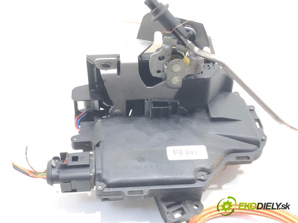 AUDI A4 B6 Avant (8E5) 2000 - 2005    1.9 TDI 96 kW [130 KM] olej napędowy 2001 - 2004  zámok dveře pravý zadní část 8E0839016C