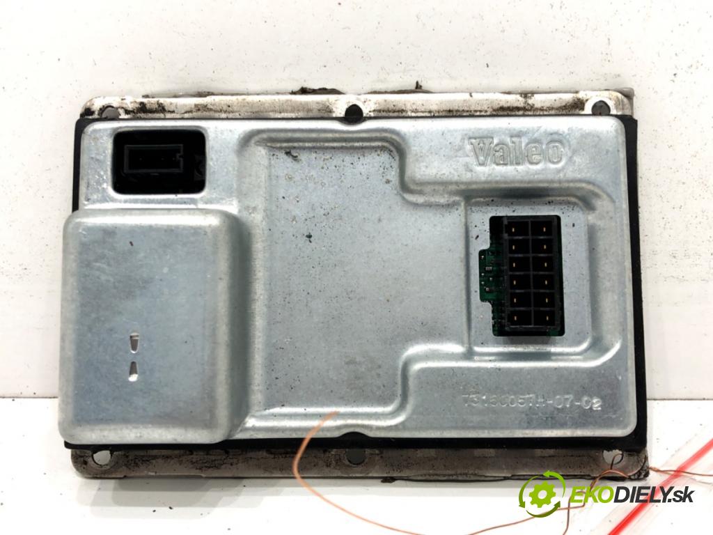 AUDI A4 B6 Avant (8E5) 2000 - 2005    1.9 TDI 96 kW [130 KM] olej napędowy 2001 - 2004  Menič XENON 73160057H (Riadiace jednotky xenónu)